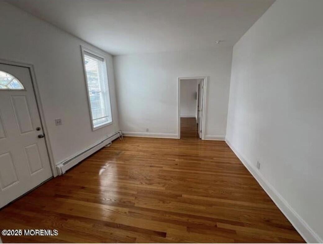 24 Bay Ave #5 - Photo 3 of 8