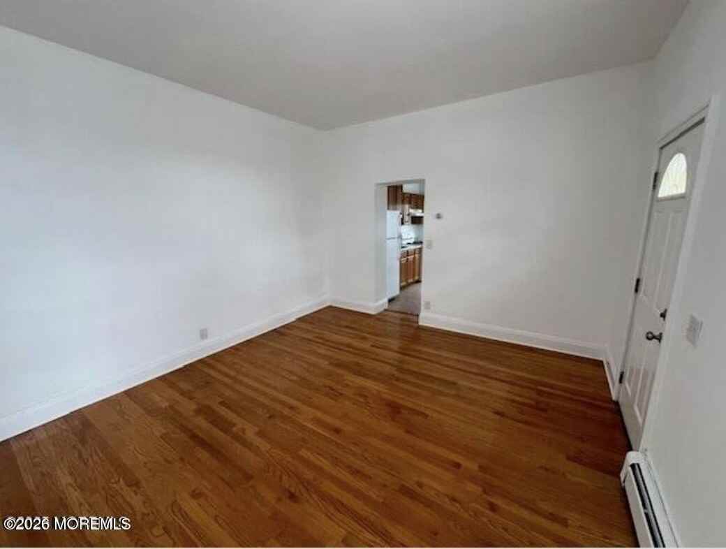 24 Bay Ave #5 - Photo 4 of 8