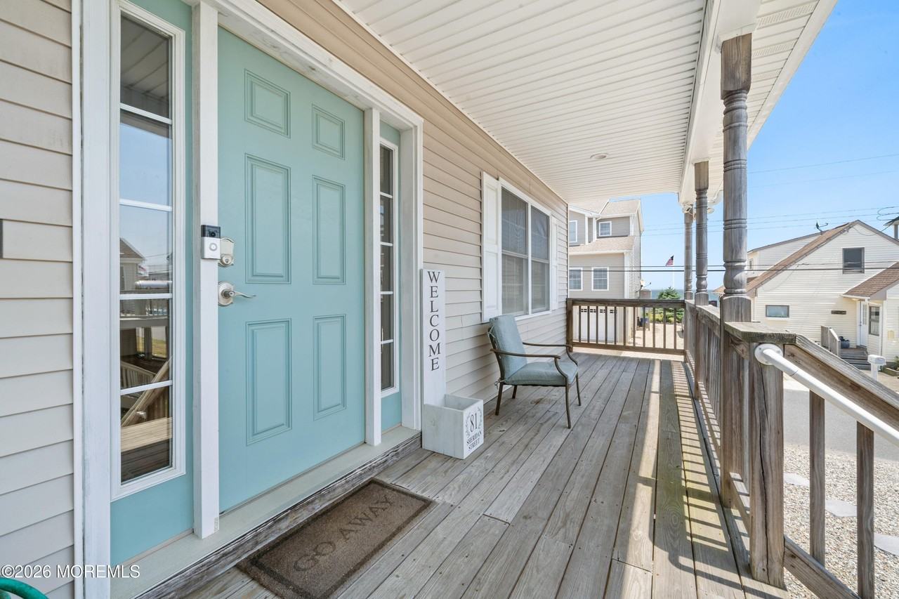 81 Sheridan St - Photo 4 of 29