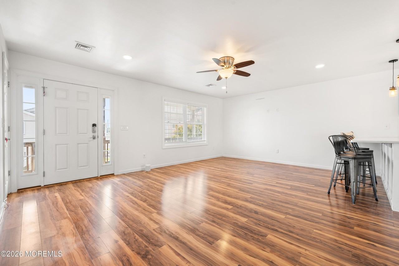 81 Sheridan St - Photo 6 of 29