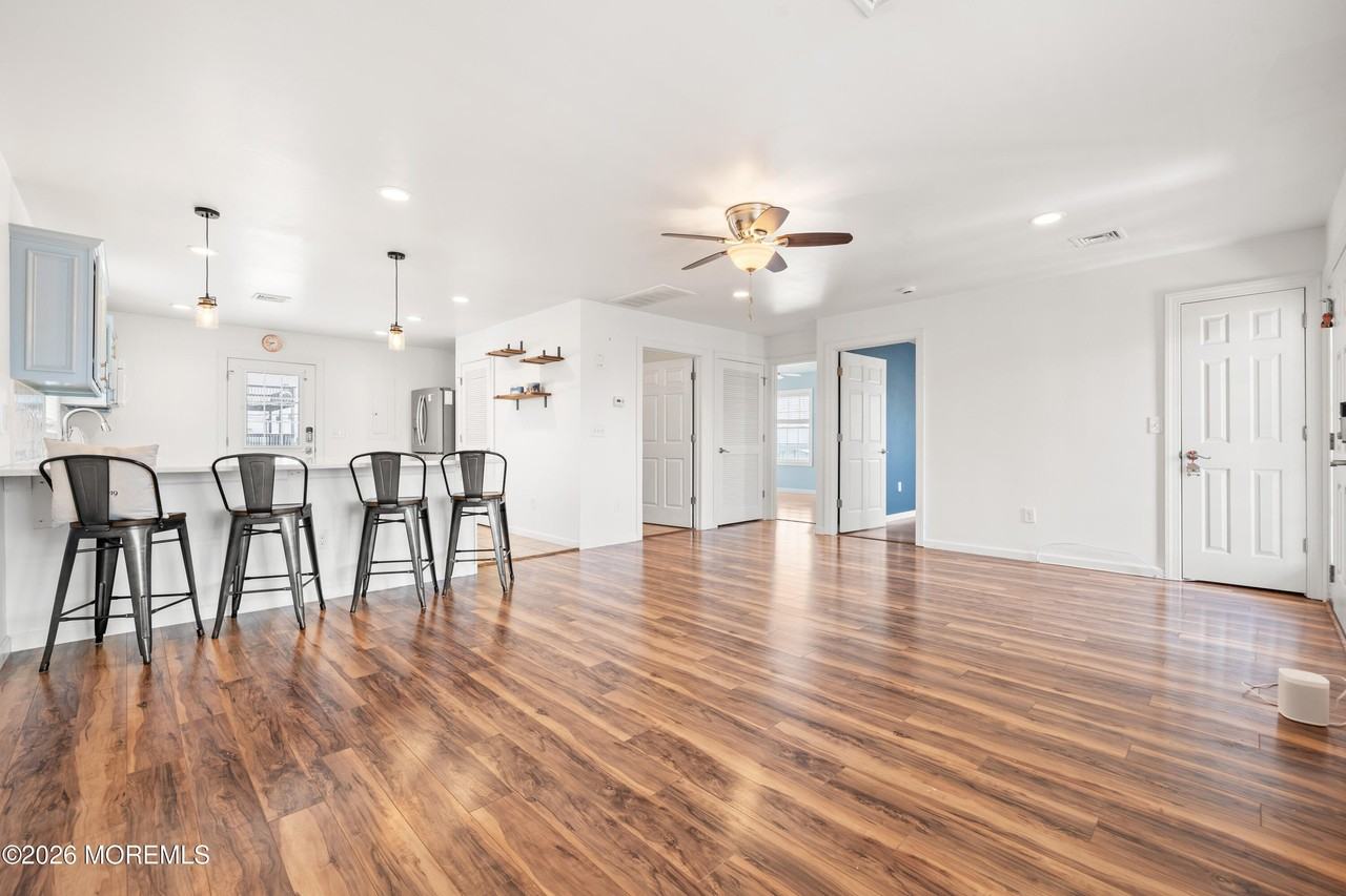 81 Sheridan St - Photo 7 of 29