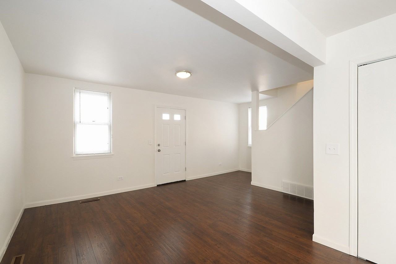 3243 N Western Ave #CH - Photo 4 of 9