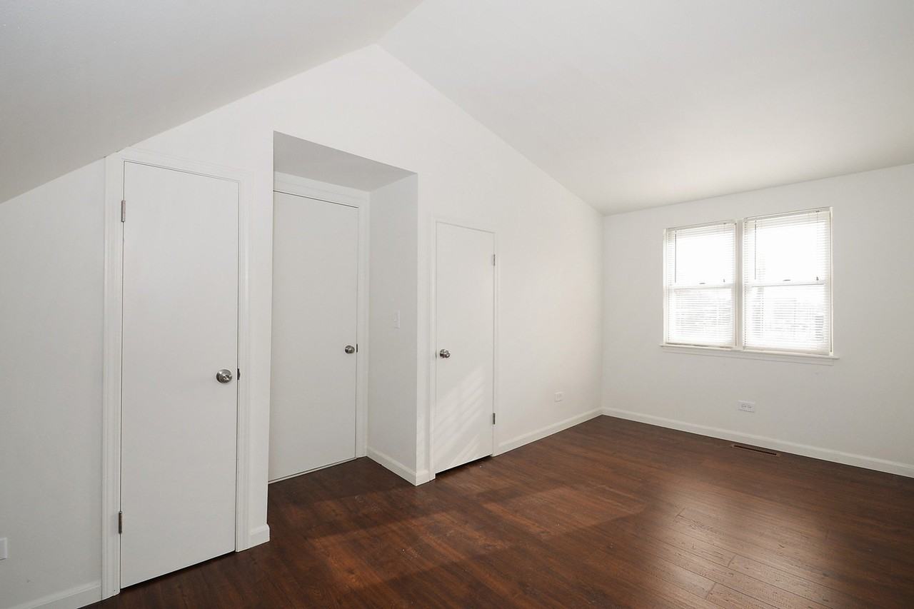 3243 N Western Ave #CH - Photo 5 of 9