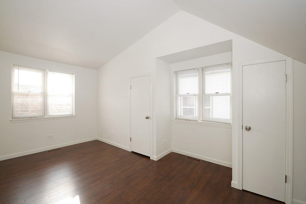 3243 N Western Ave #CH - Photo 6 of 9