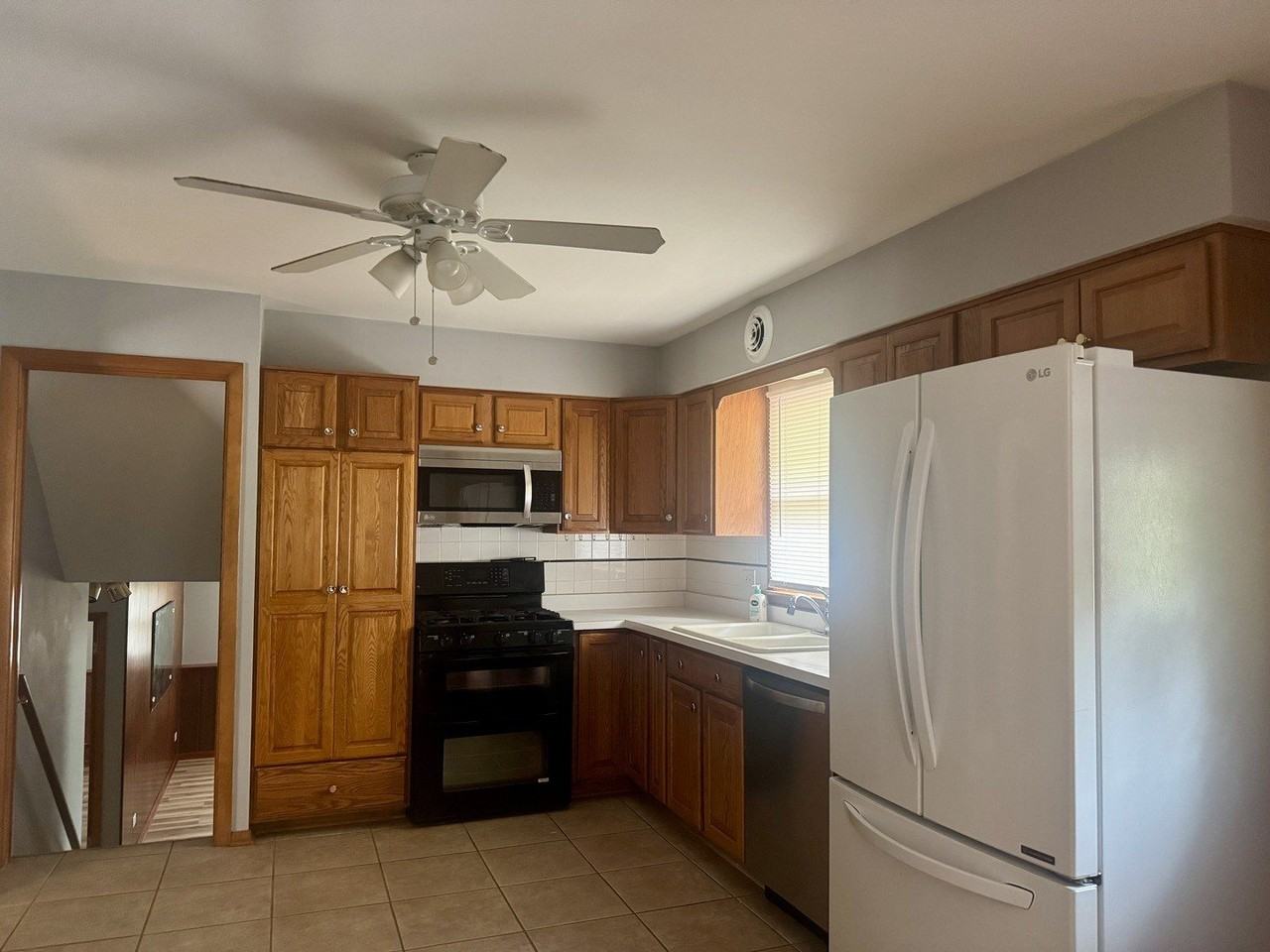 5341 Grand Ave - Photo 4 of 18