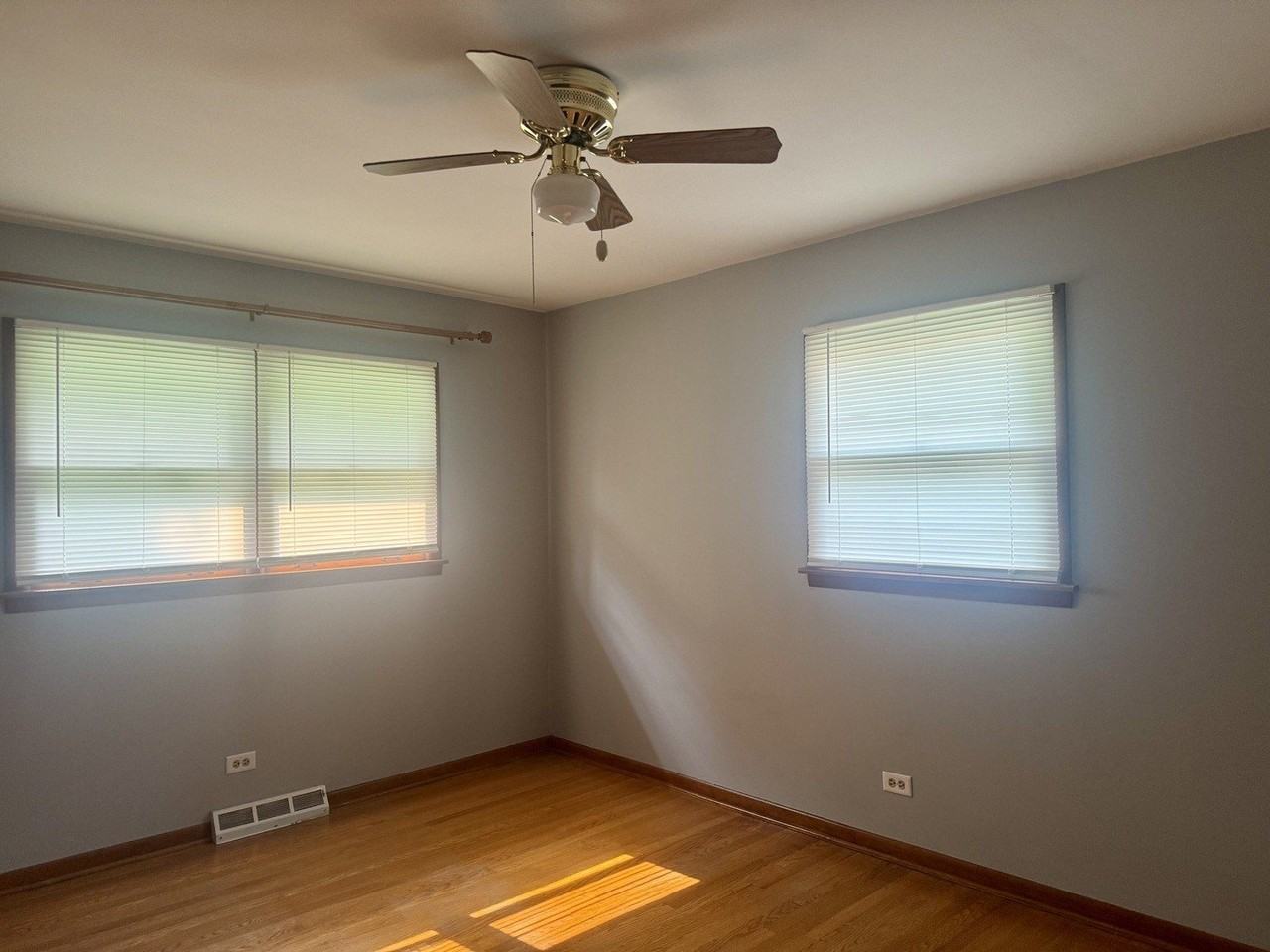 5341 Grand Ave - Photo 6 of 18