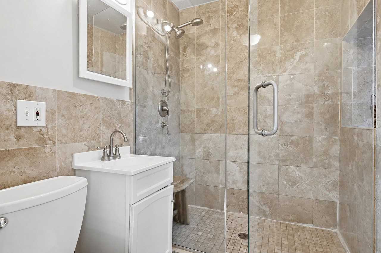 4159 W Fullerton Ave #2 - Photo 5 of 8