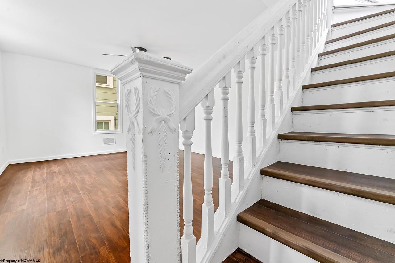 44 Edgehill St - Photo 5 of 43