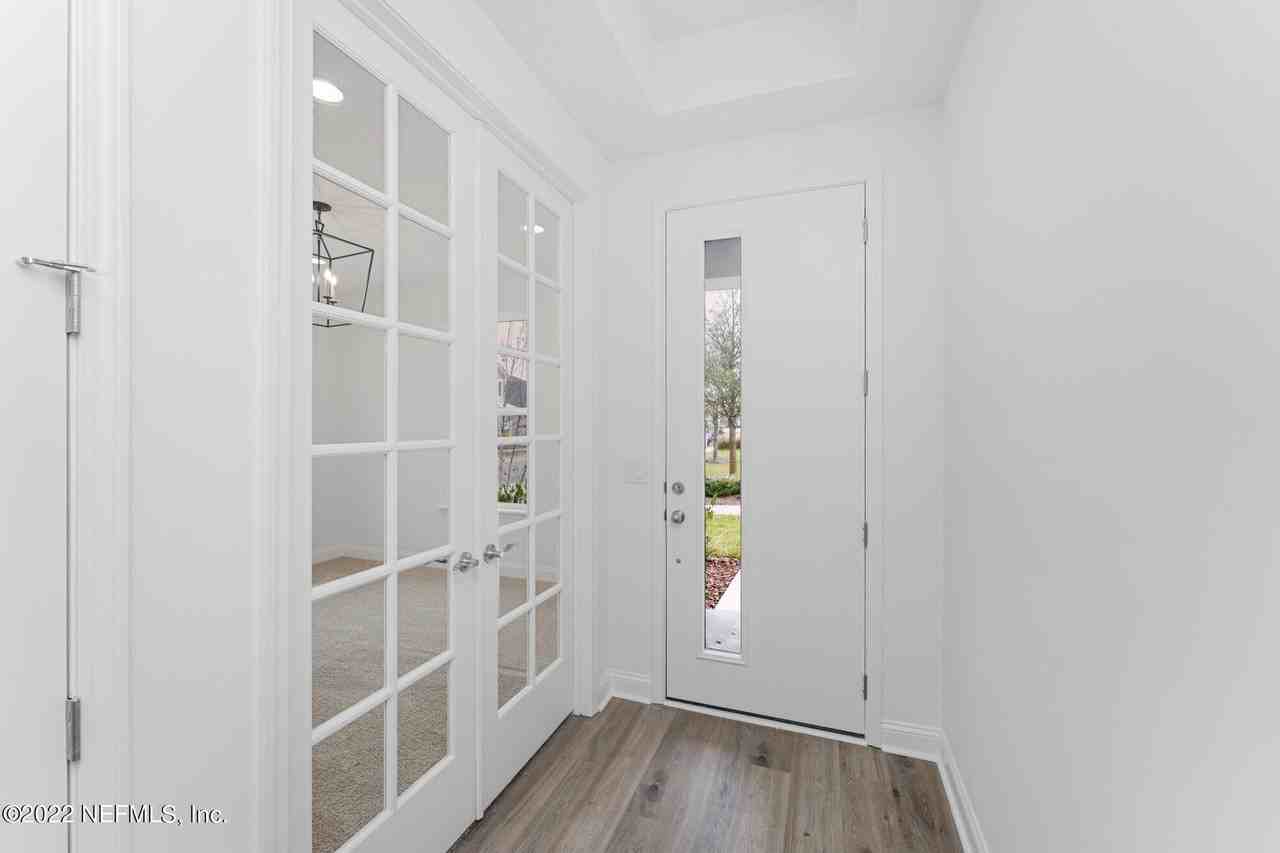 22 Upton Ln - Photo 3 of 50