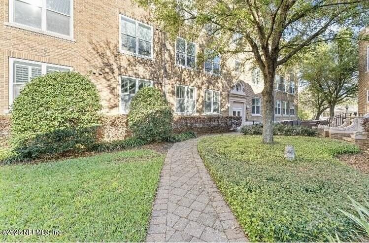 2525 College St #2304