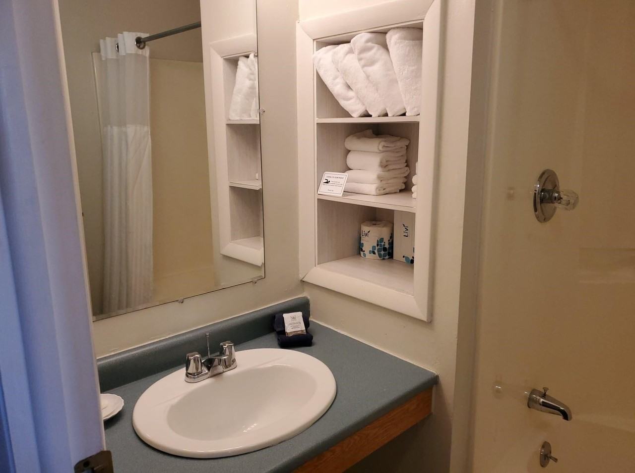 337 S Main St #V05 - Photo 6 of 8