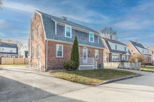 featured image of 77 Porpoise Way
