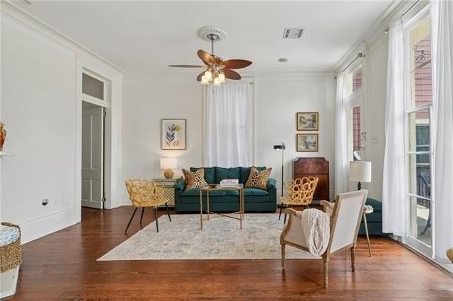 2515 Laurel St - Photo 6 of 36