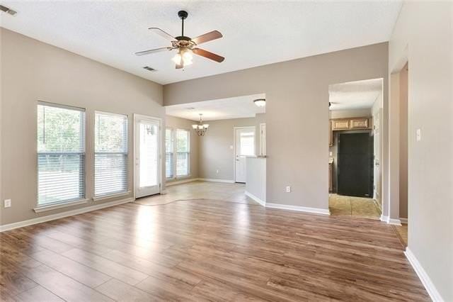 115 Pear St - Photo 2 of 10