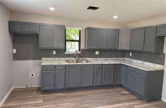 2038 N Quincy Ave - Photo 3 of 17