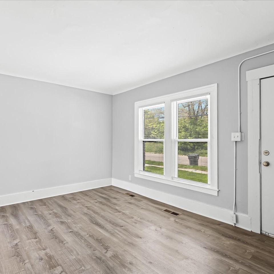 111 W Rundell St #1 - Photo 2 of 31