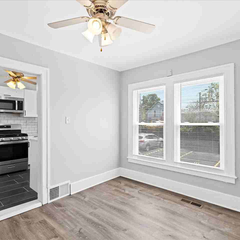 111 W Rundell St #1 - Photo 5 of 31