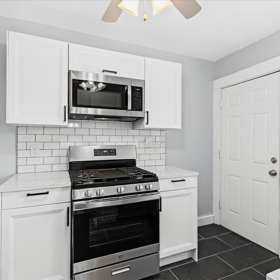 111 W Rundell St #1 - Photo 7 of 31
