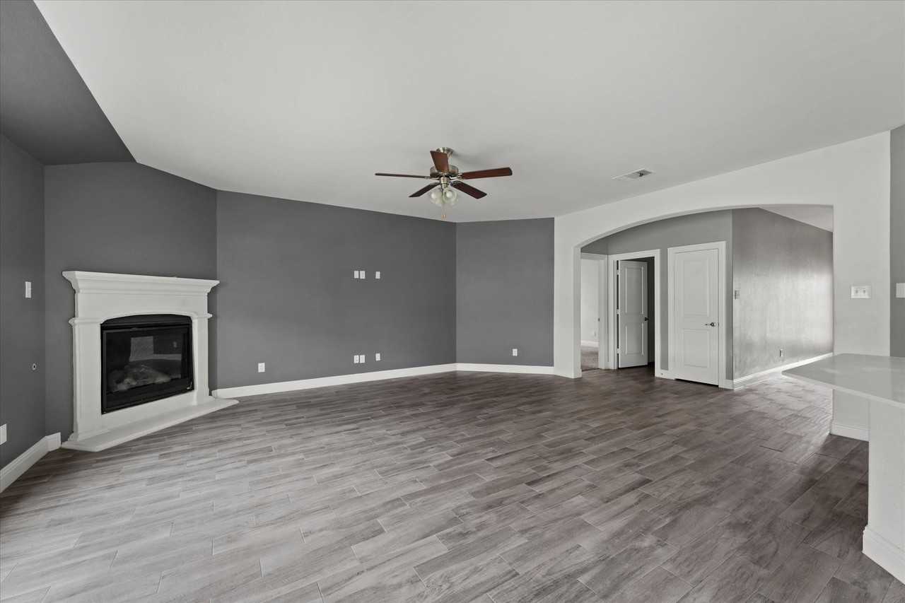 11121 Cobalt Dr - Photo 2 of 18
