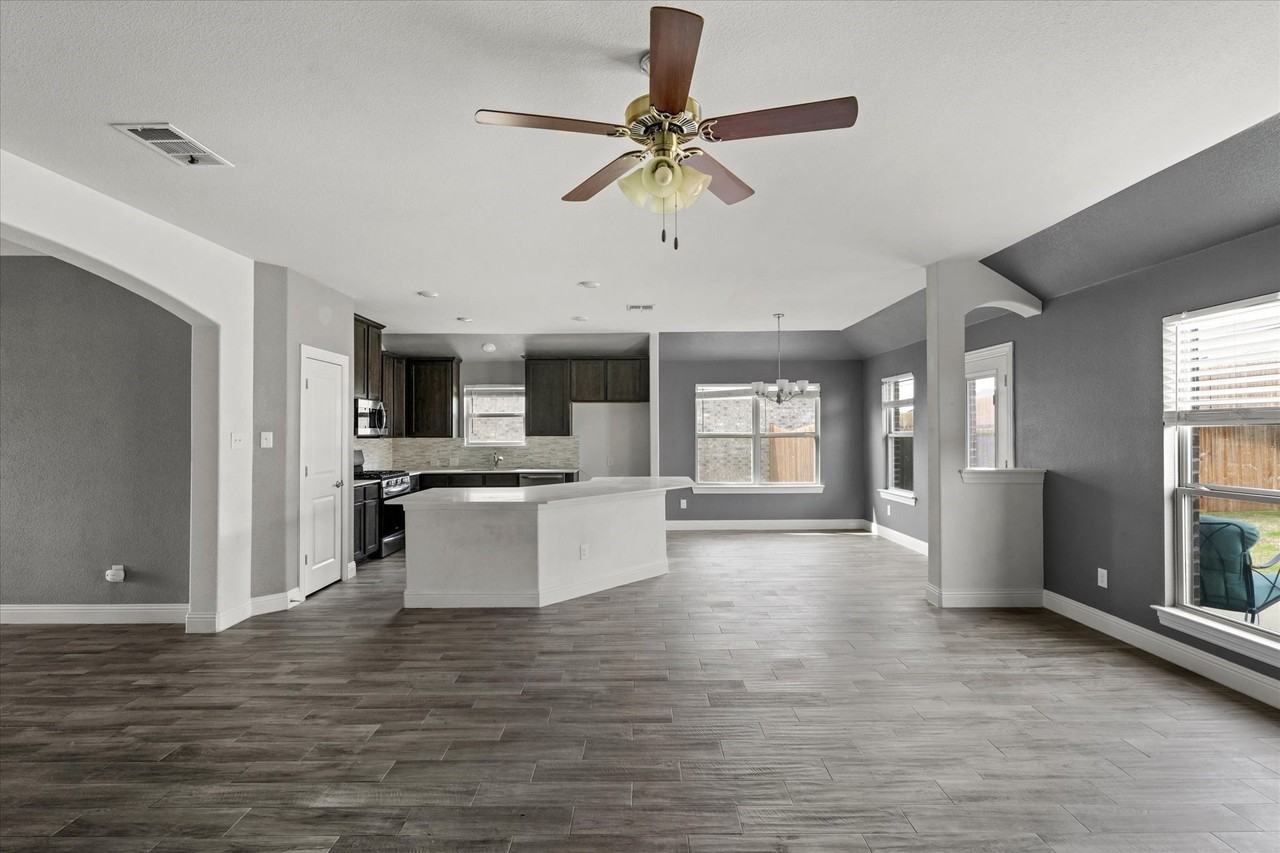 11121 Cobalt Dr - Photo 3 of 18