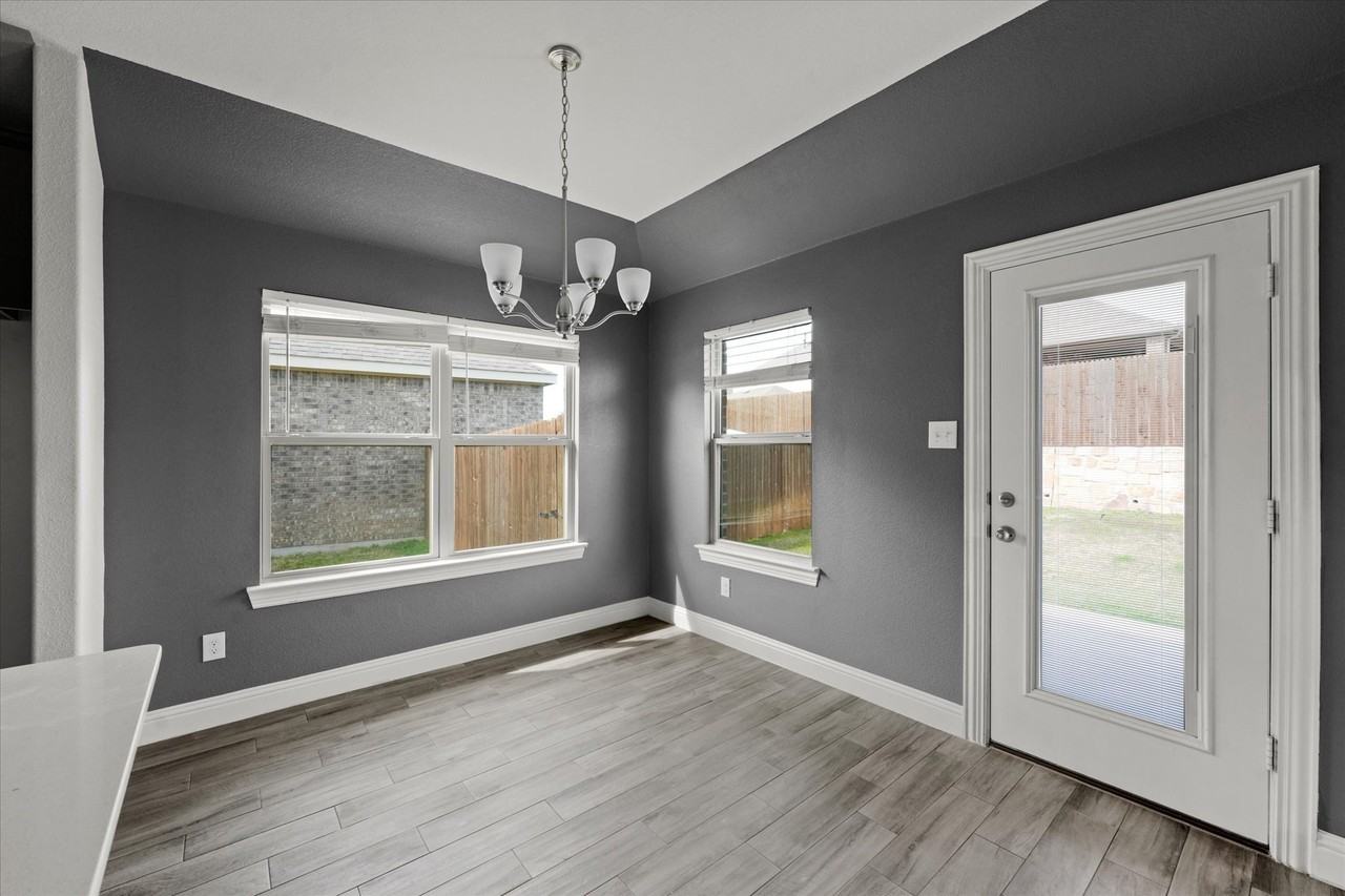 11121 Cobalt Dr - Photo 4 of 18