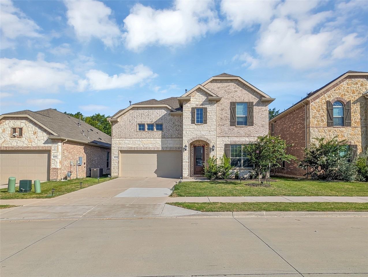 8005 Lindheimer Ln - Photo 2 of 22