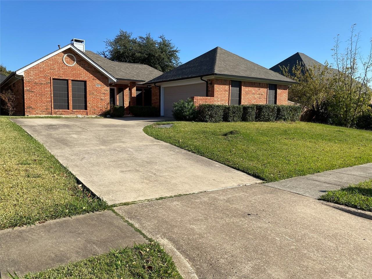 4744 Montego Bay Dr - Photo 2 of 22