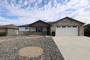 featured image of 137 W 10th St