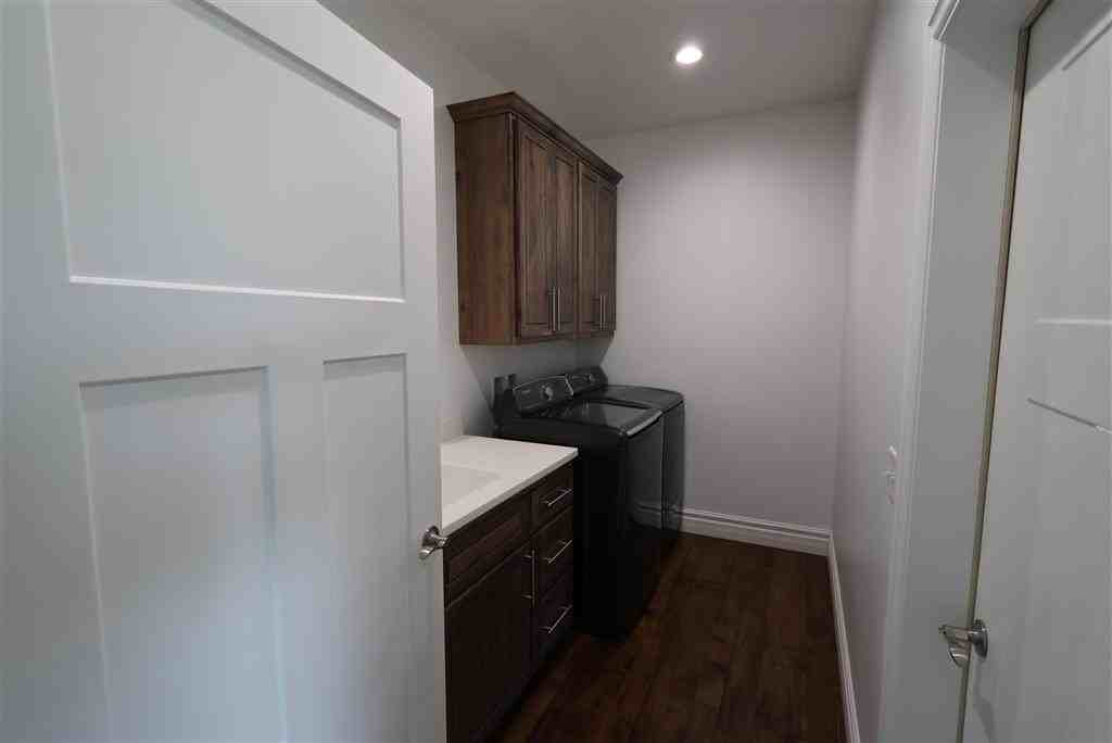 137 W 10th St - Photo 4 of 16