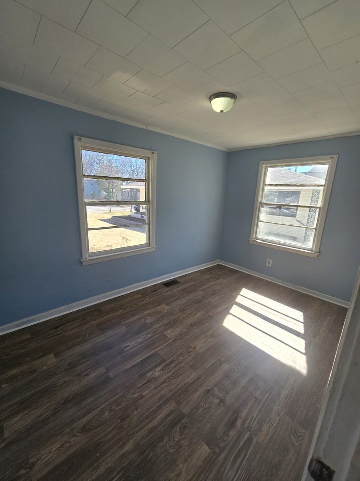 104 Merriman Ave #1 - Photo 6 of 7