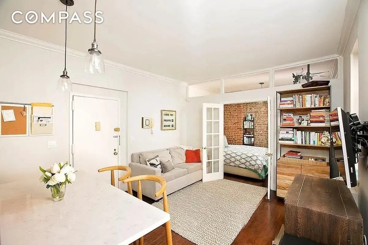 314 W 94th St #5E - Photo 2 of 6