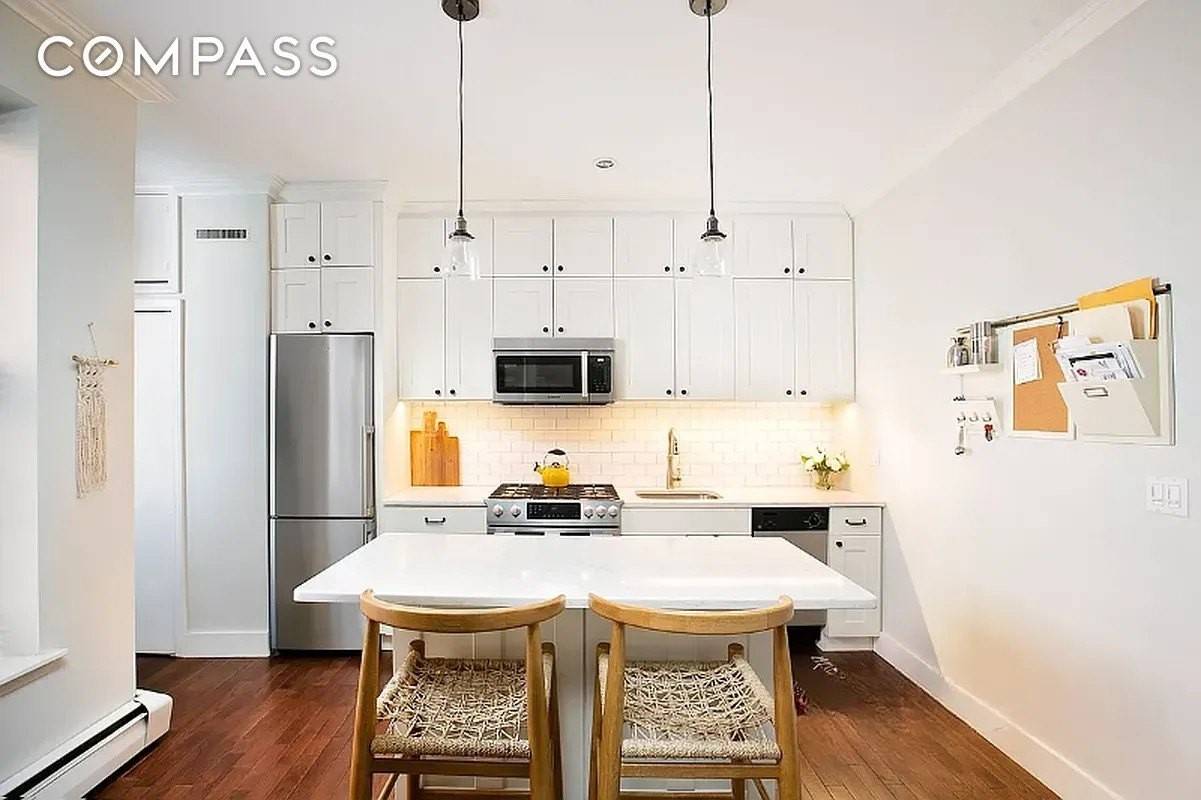 314 W 94th St #5E - Photo 5 of 6