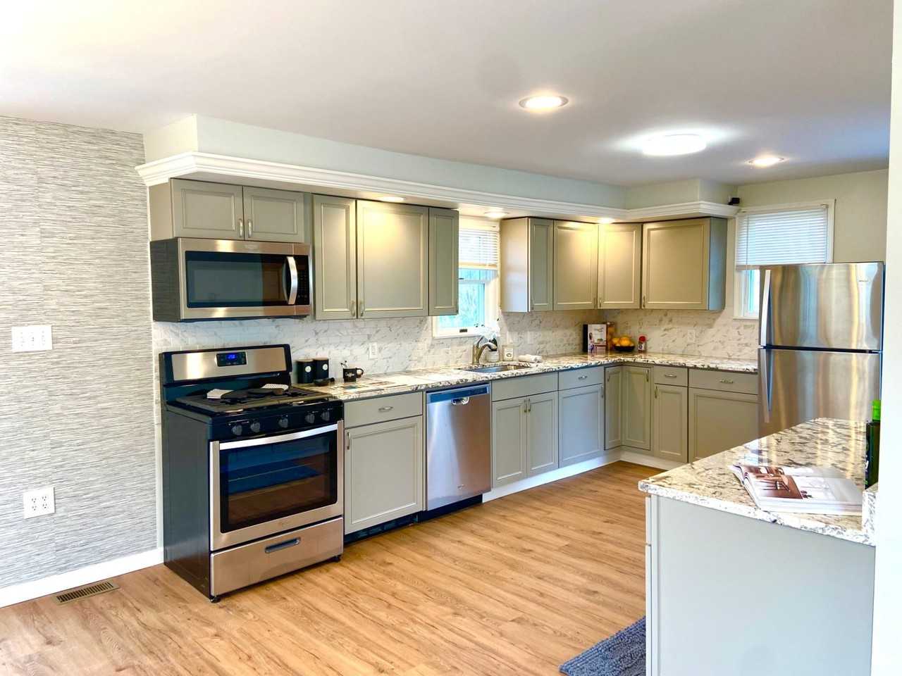 218 Highland Ave - Photo 2 of 22