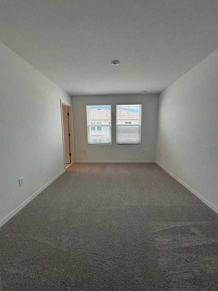 3120 Skyline Loop - Photo 7 of 10