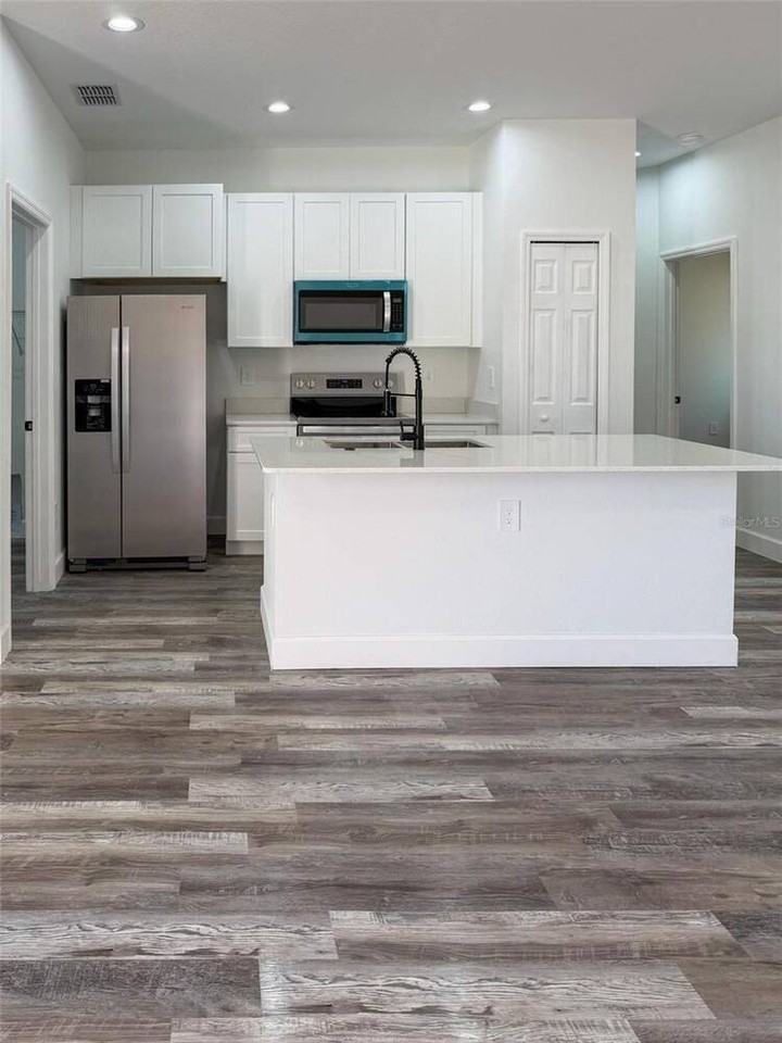 824 Hanover Ave - Photo 2 of 8