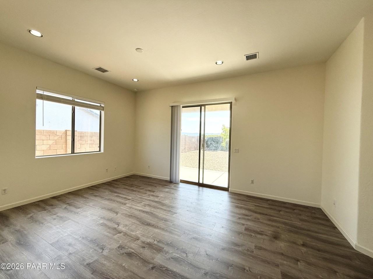 4649 N Kirkwood Ave - Photo 4 of 18