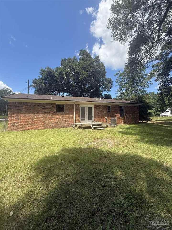 5701 Scotland Rd - Photo 3 of 16