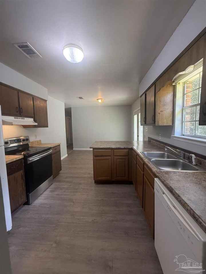 5701 Scotland Rd - Photo 6 of 16