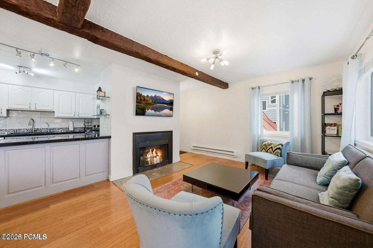 1885 Prospector Ave #B1 - Photo 6 of 31