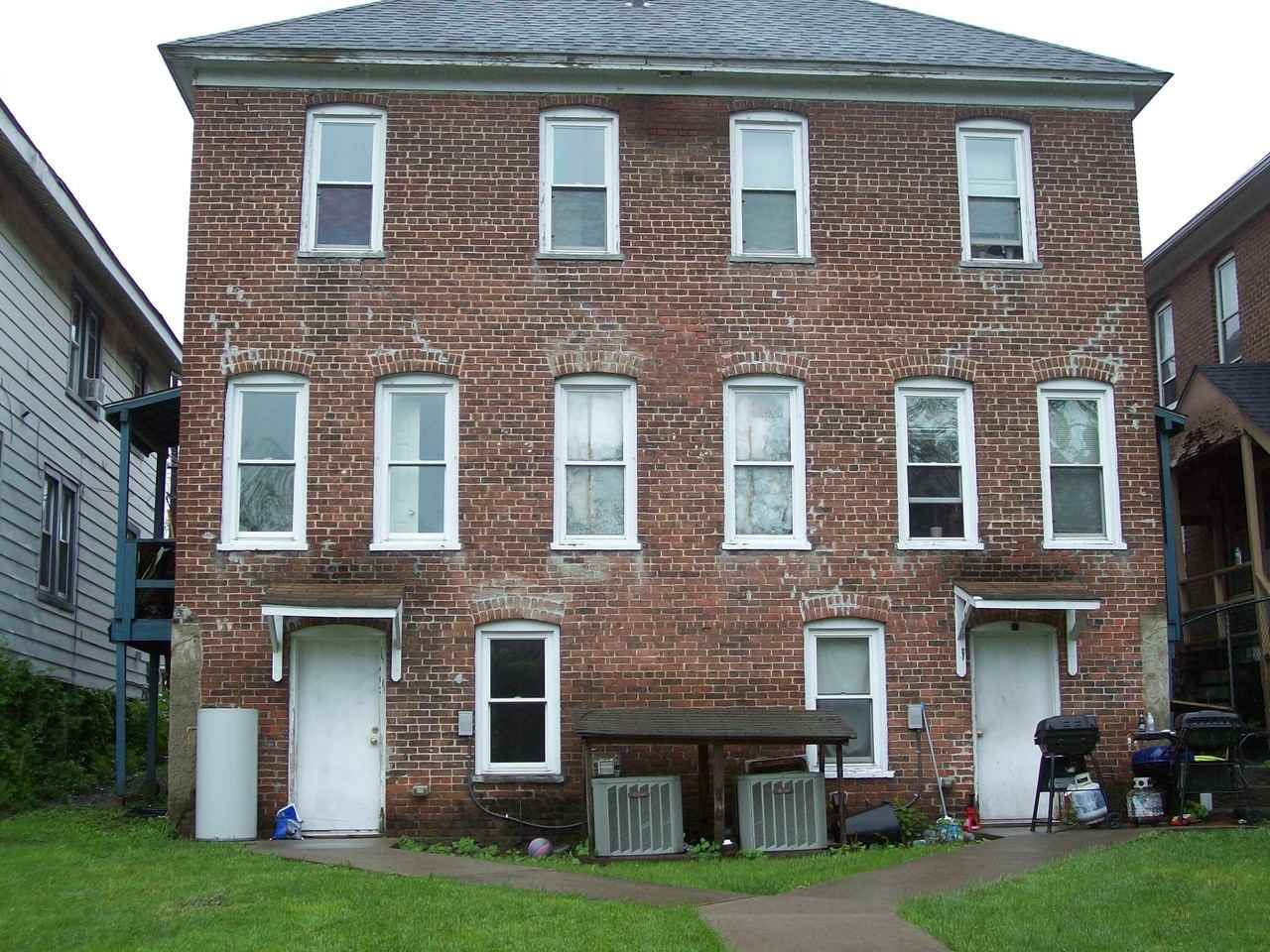 495 N Courtland St - Photo 2 of 16