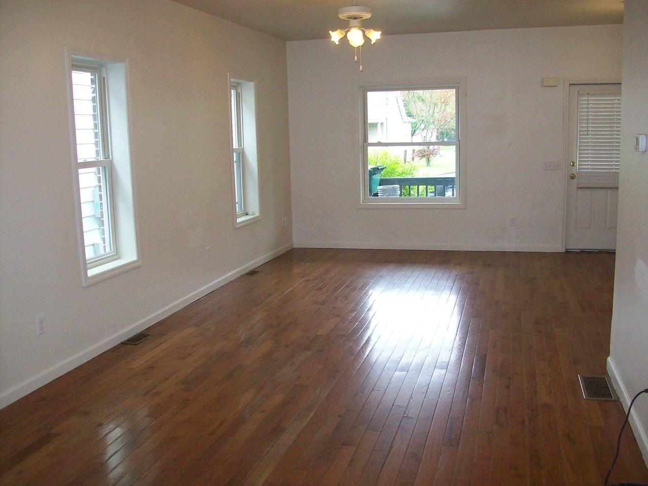 495 N Courtland St - Photo 5 of 16