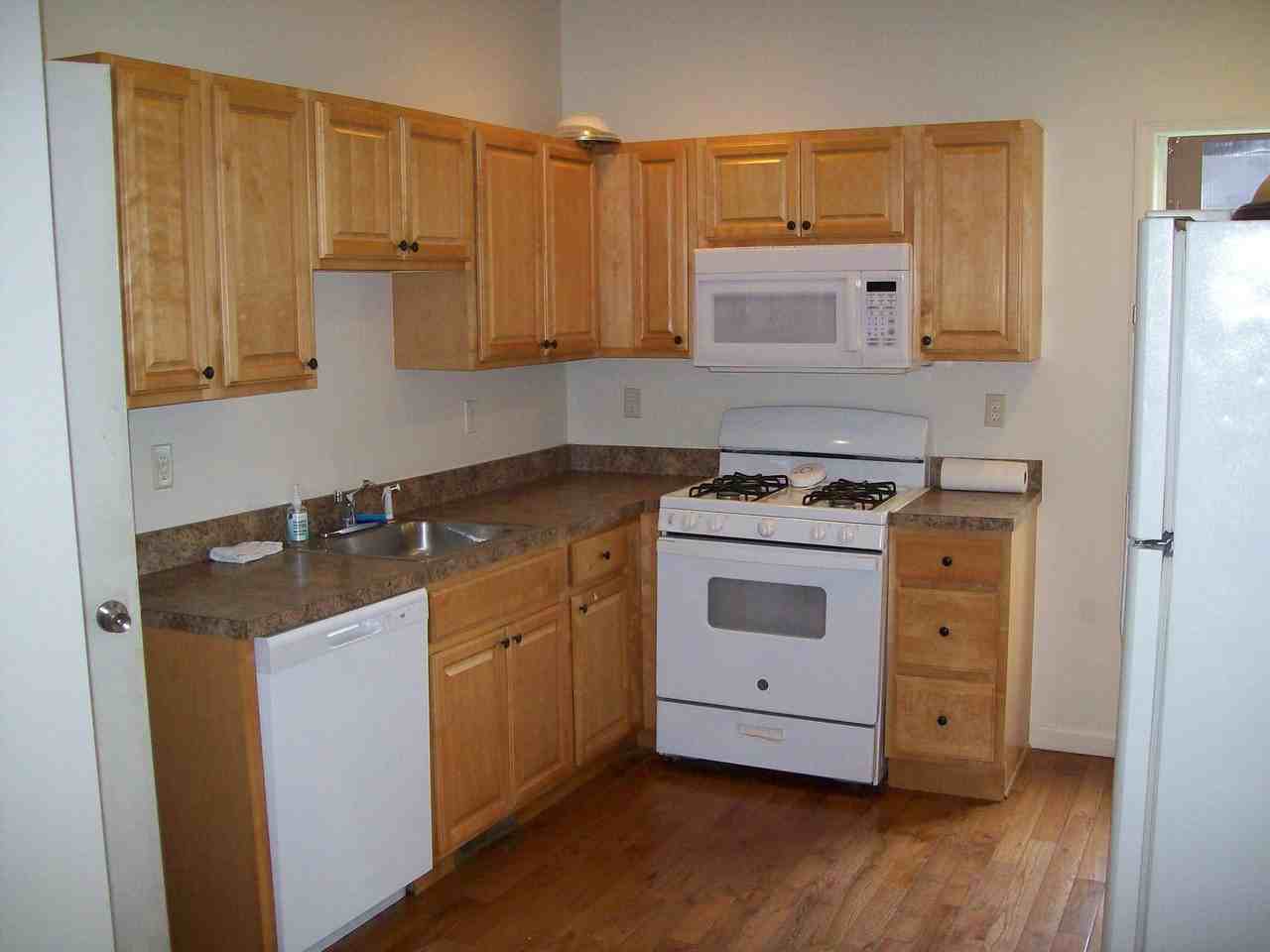 495 N Courtland St - Photo 7 of 16