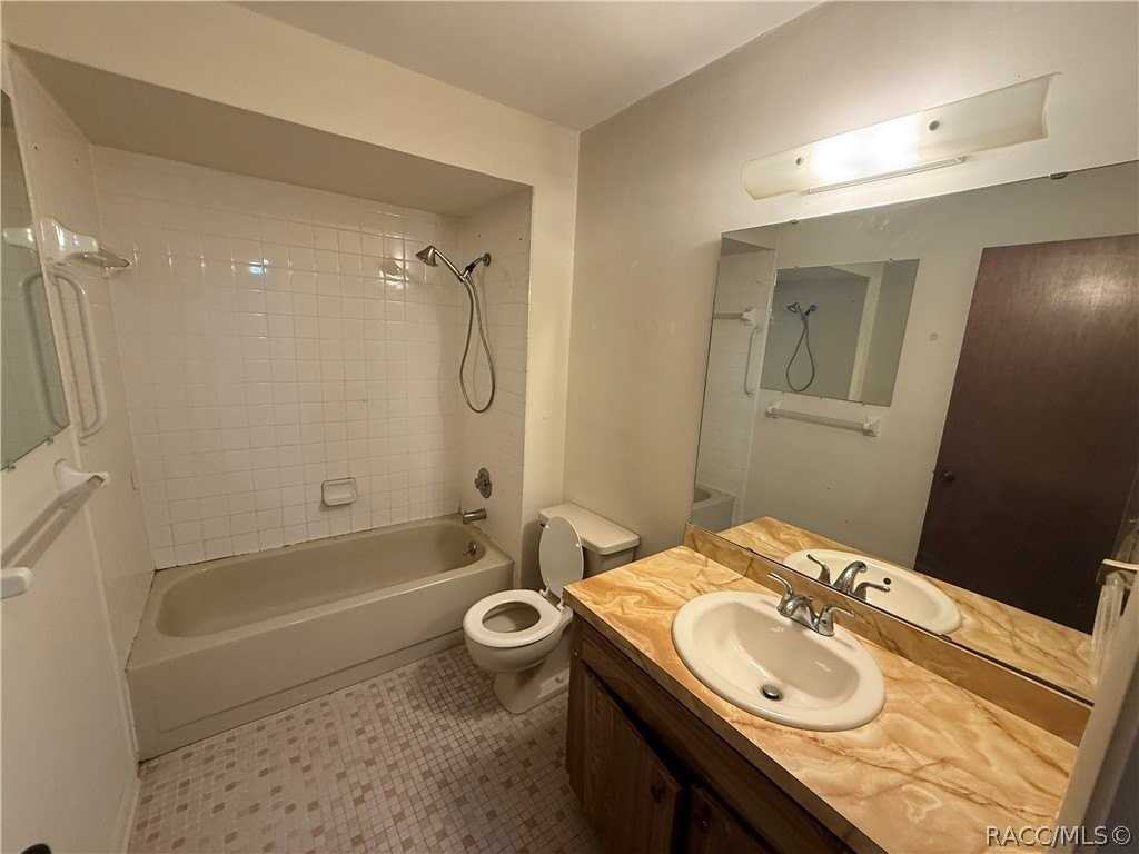 2318 Colby St - Photo 7 of 18