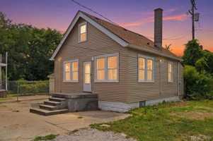 featured image of 2245 W Grand St
