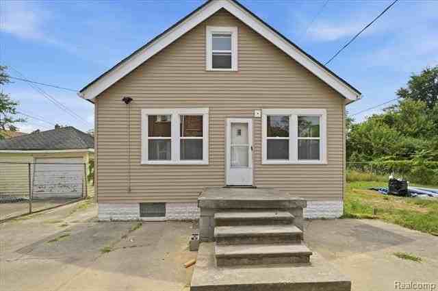 2245 W Grand St - Photo 2 of 25