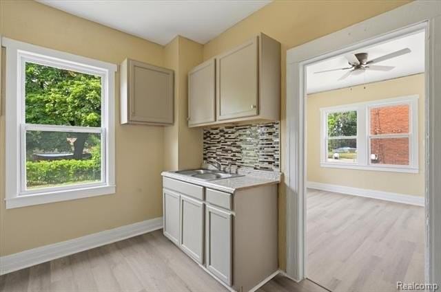 2245 W Grand St - Photo 6 of 25