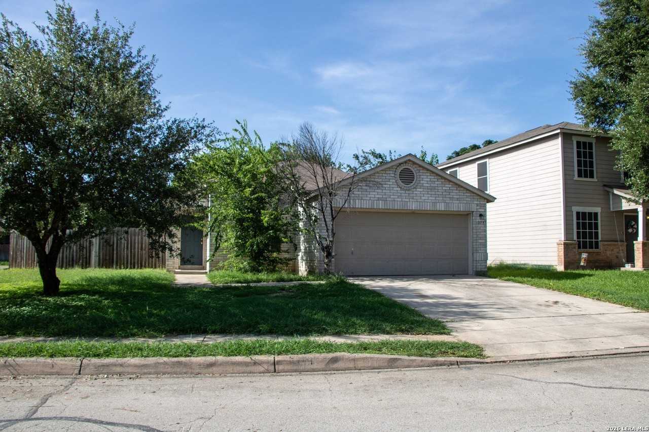 11181 Baffin Oaks - Photo 3 of 20