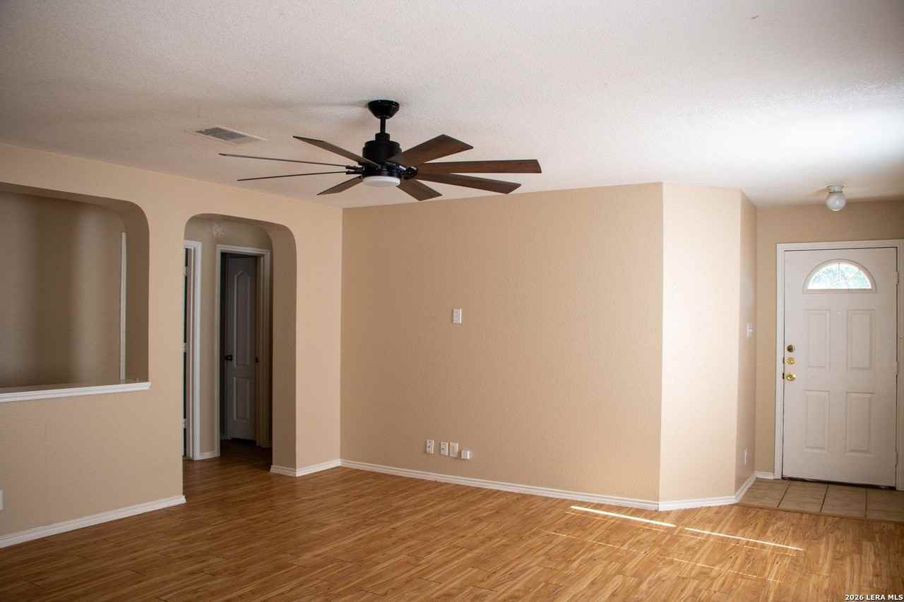 11181 Baffin Oaks - Photo 5 of 20