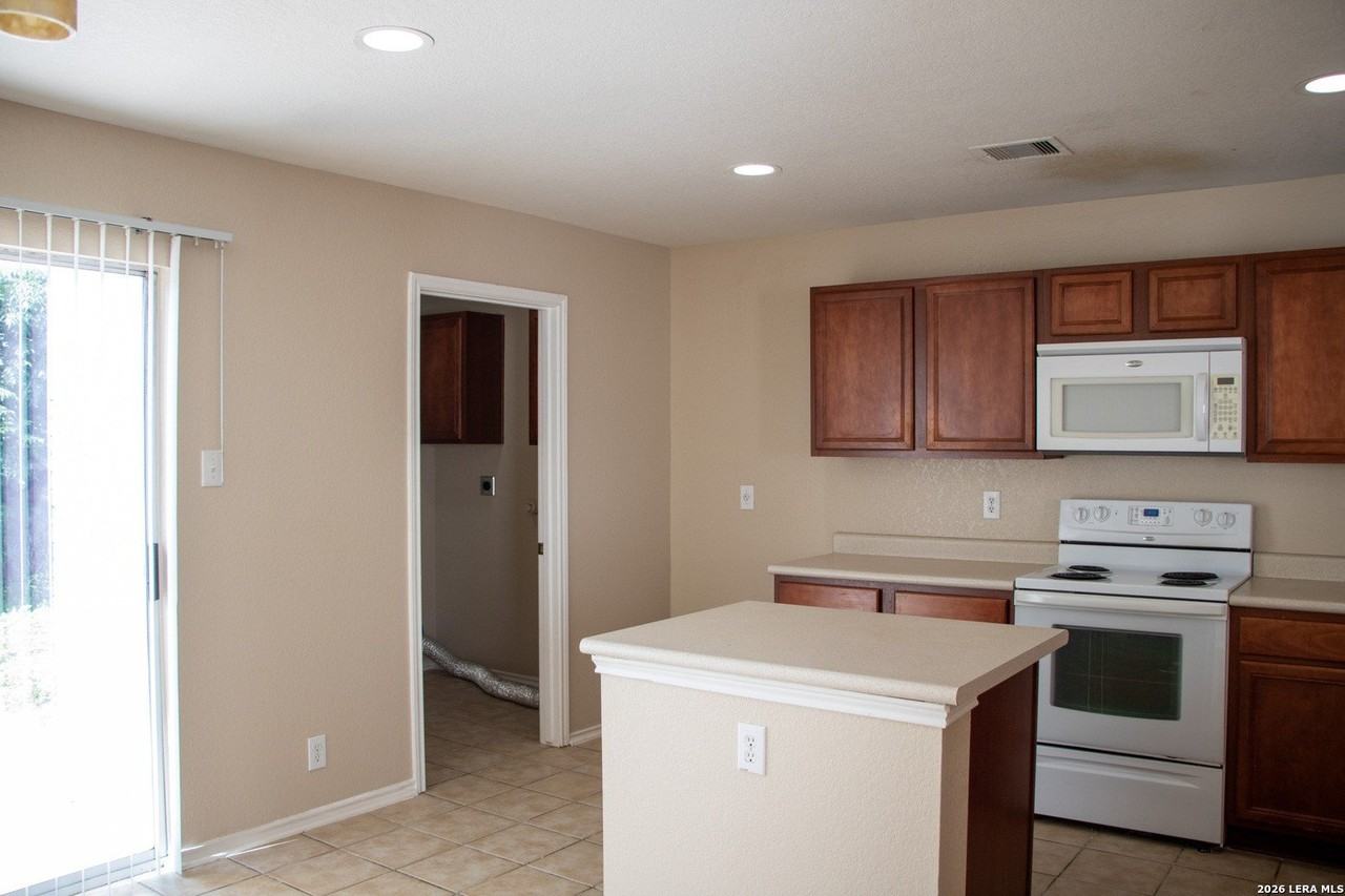 11181 Baffin Oaks - Photo 7 of 20