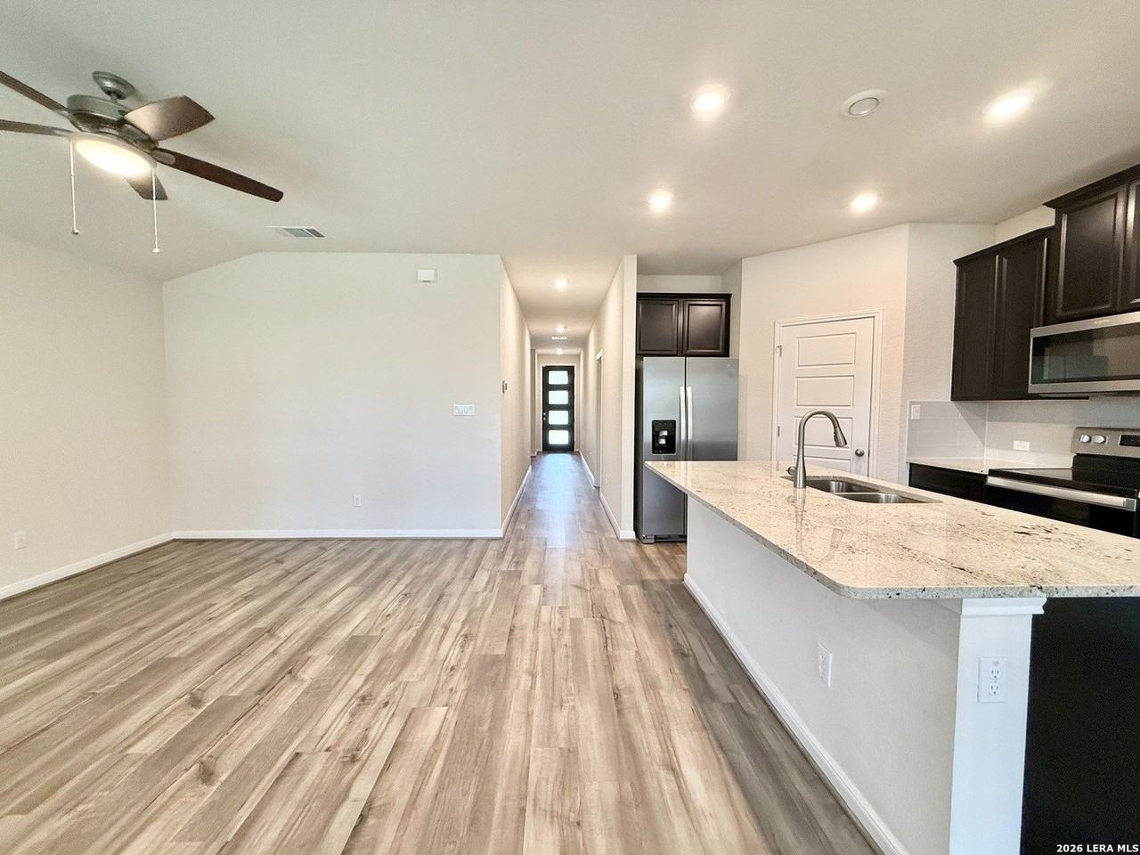 3017 Hess Blvd - Photo 4 of 28